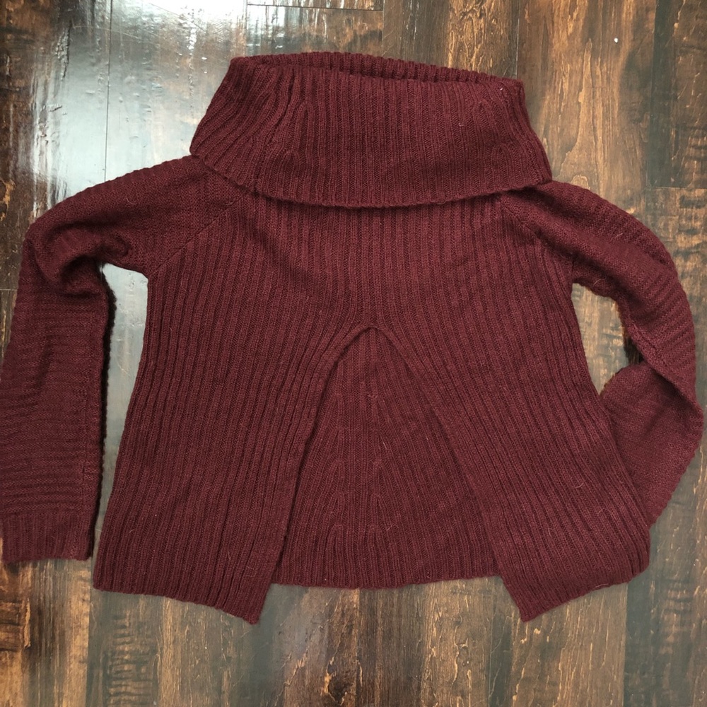 Open back Sweater - Picture 2 of 2